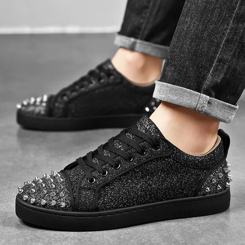 Noire Clouté Basse Sneaker