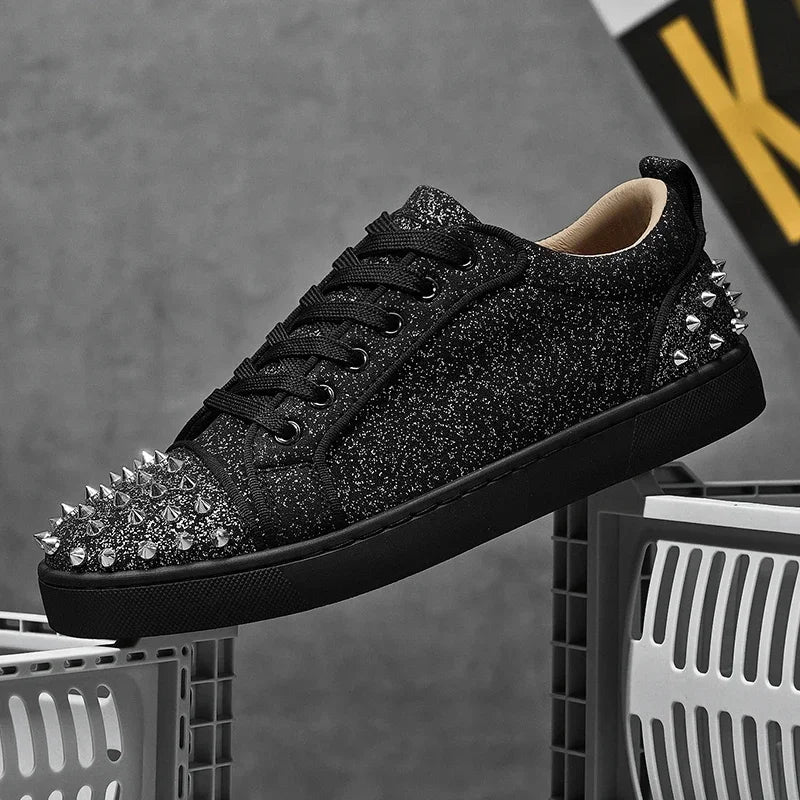 Noire Clouté Basse Sneaker