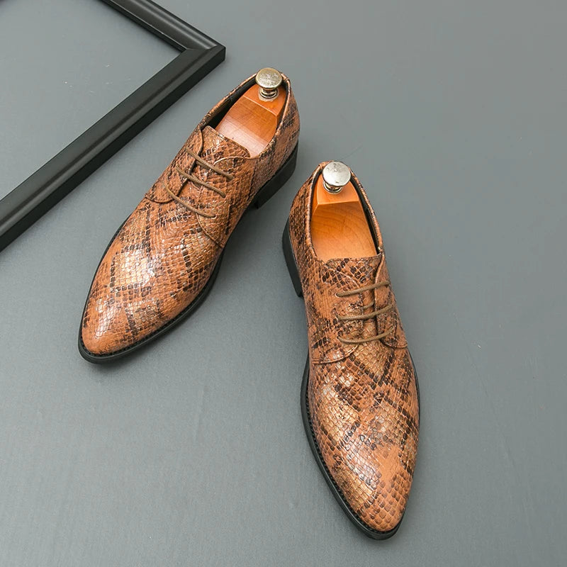 Ravetti Embossed Derby