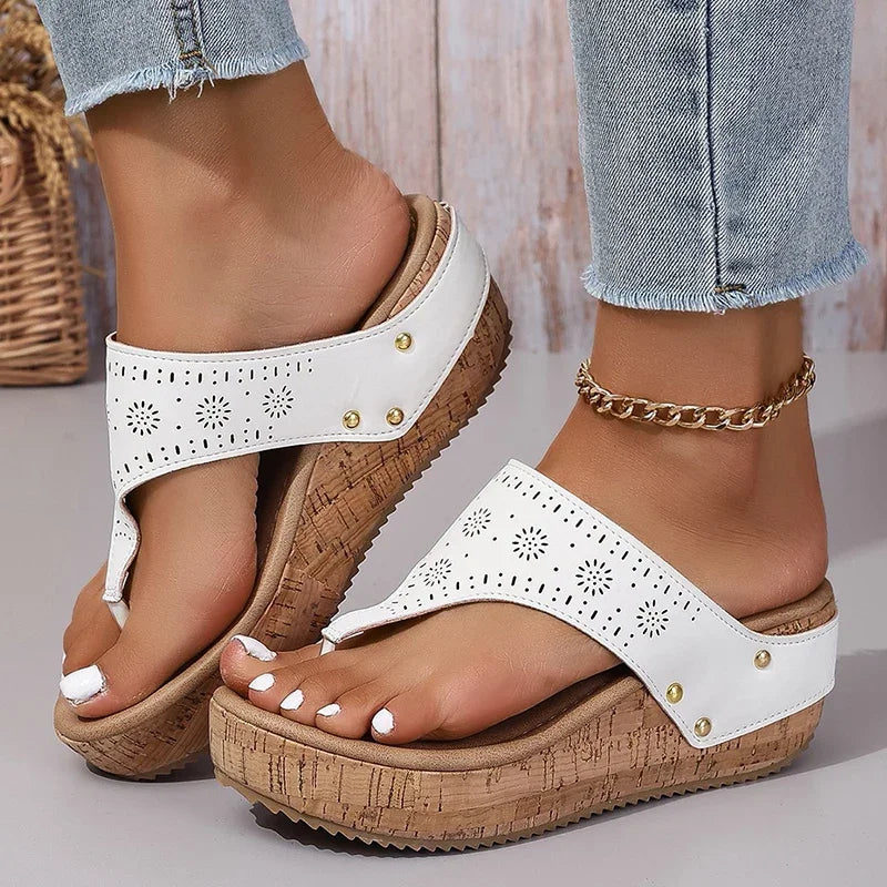 Fiora Elévare Wedge Sandals