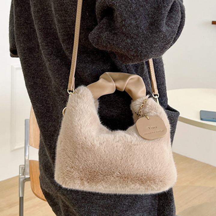 Nebbia Shoulder Bag
