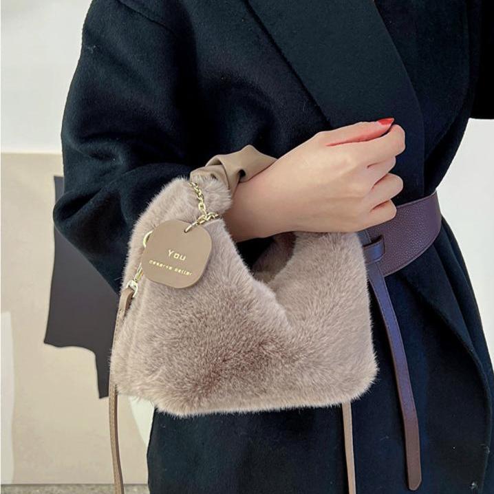 Nebbia Shoulder Bag