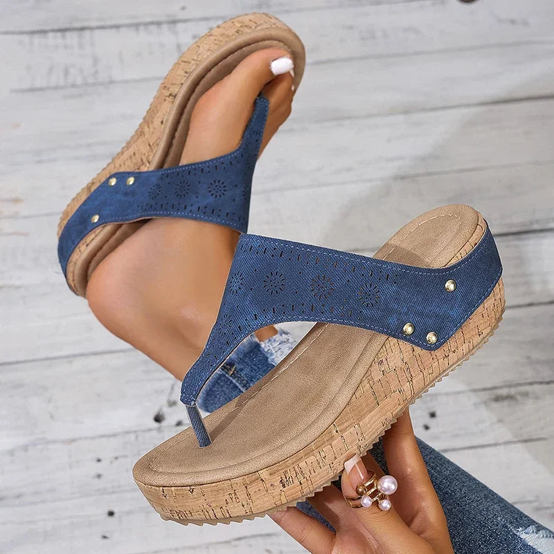 Fiora Elévare Wedge Sandals