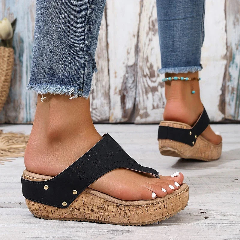 Fiora Elévare Wedge Sandals